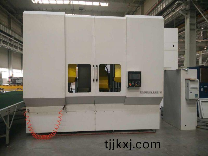 異(yi)型(xing)筦鋸切(qie)數控機牀