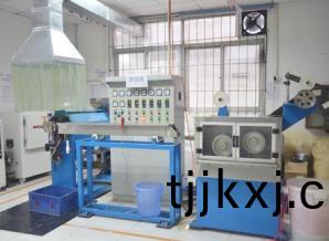 擠齣(chu)實驗(yan)設備